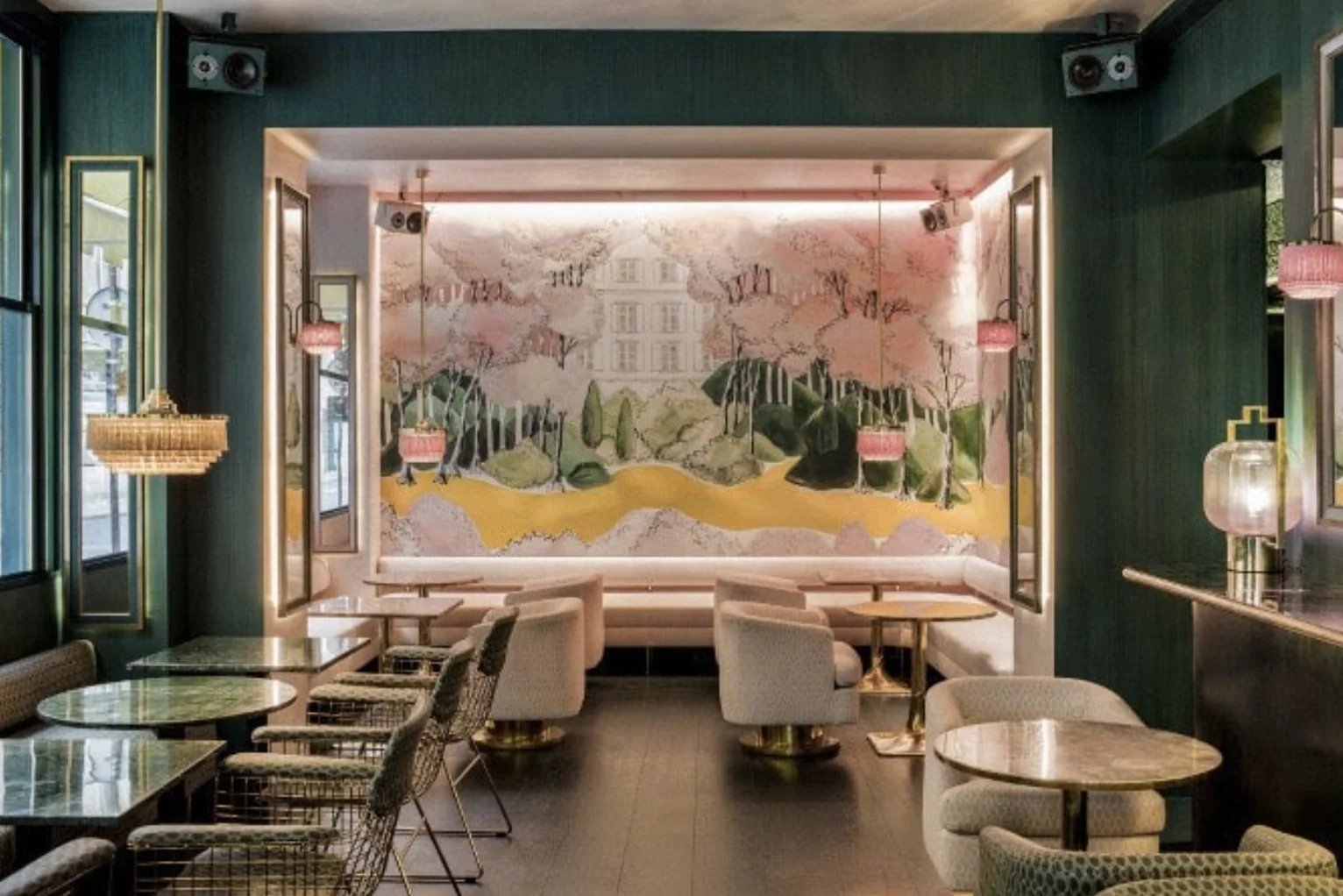 Mon square restaurant