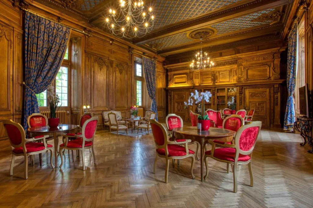 hôtel Domaine de Monrecour Dordogne espace intérieur