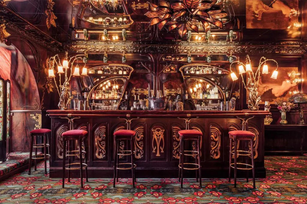 Maxim's Paris Bar 